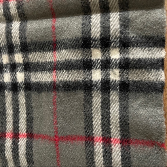 Authentic BURBERRY signature plaid wool scarf🧣grey EUC Vintage check Burberrys - Picture 5 of 6